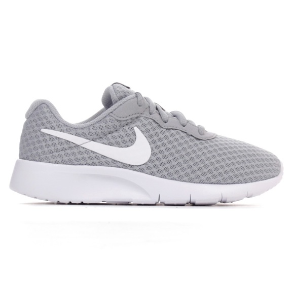 nike tanjun junior trainers white off 63% www sale nike tanjun black trainers 198c1 a3de1